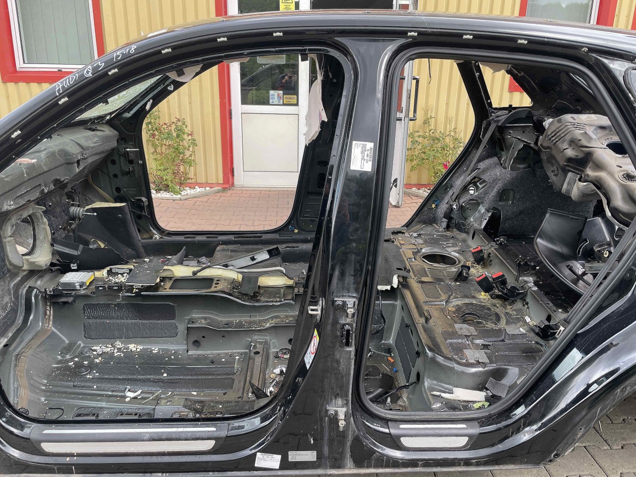 STALP MIJLOC STANGA AUDI Q3 Q3 - - (2015 2018)