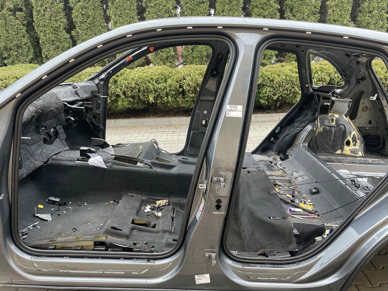 STALP MIJLOC STANGA AUDI Q5 - - (2008 2013)