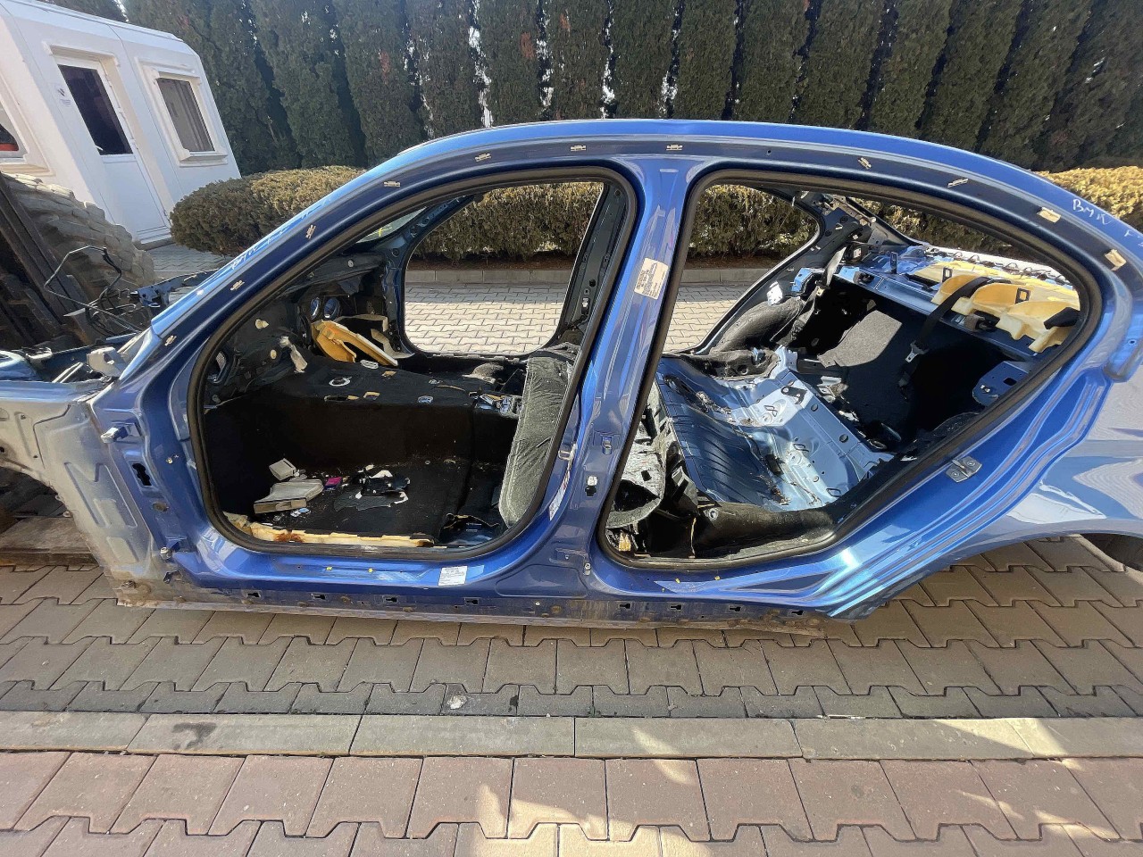 STALP MIJLOC STANGA BMW SERIA 3 F 30 - - (2011 2018)