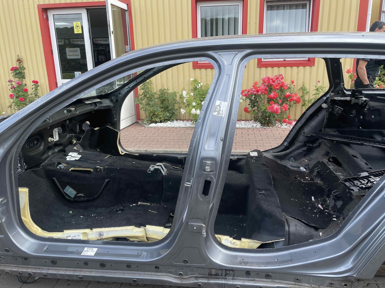 STALP MIJLOC STANGA BMW SERIA 5 F 11 - - (2010 2014)