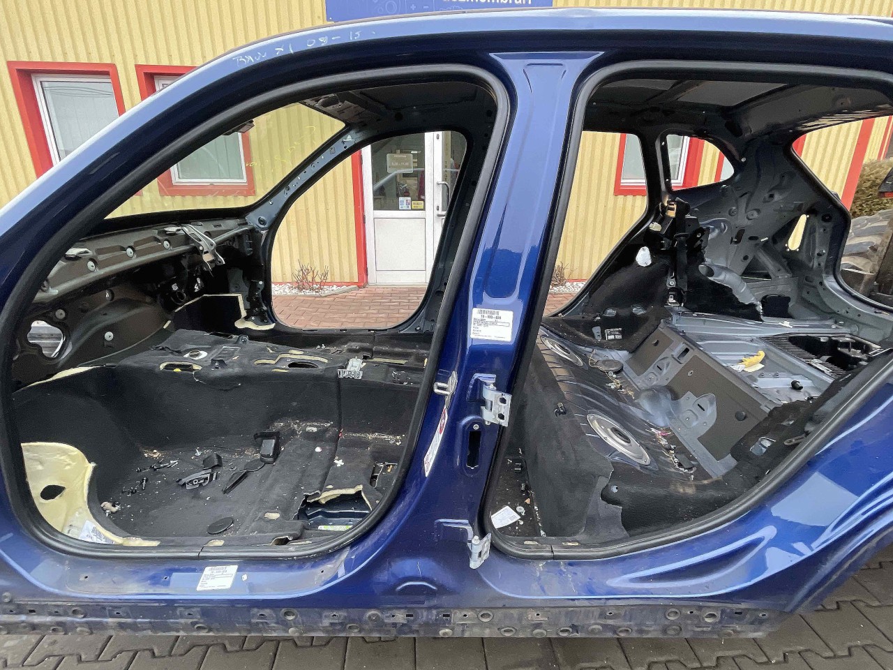 STALP MIJLOC STANGA BMW X1 - - (2009 2015)