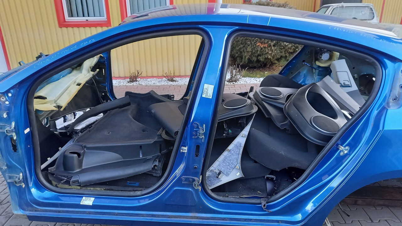 STALP MIJLOC STANGA CHEVROLET CRUZE - - (2008 2013)