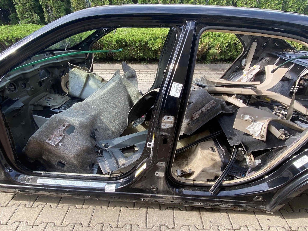 STALP MIJLOC STANGA CHRYSLER 300C - - (2011 2014)