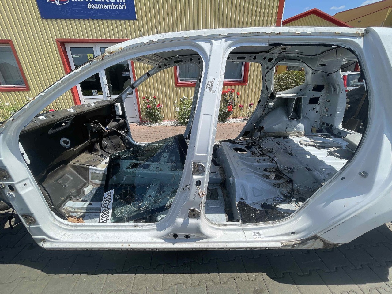 STALP MIJLOC STANGA DACIA DUSTER - - (2010 2013)