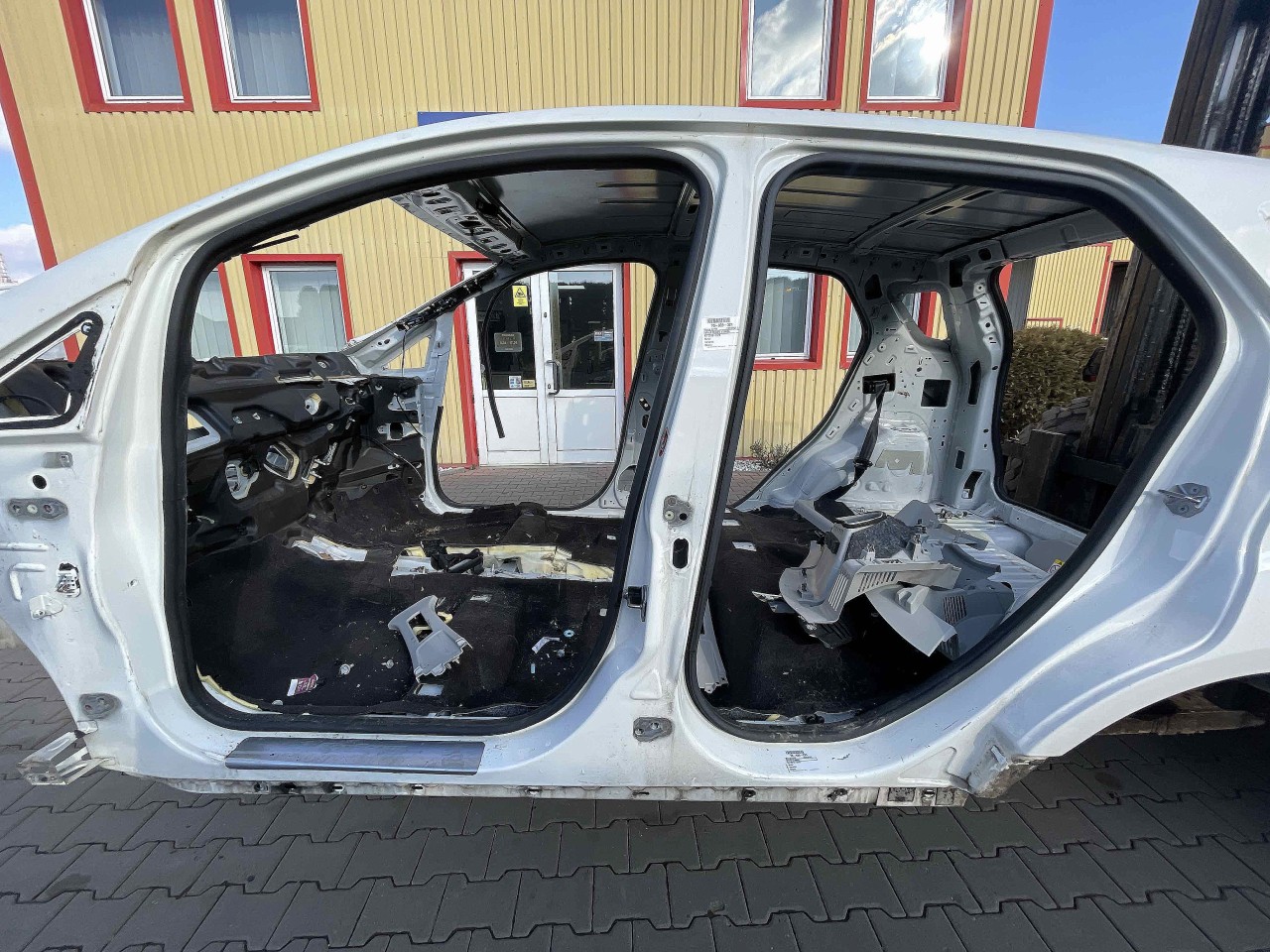 STALP MIJLOC STANGA FORD ECOSPORT - - (2013 2018)