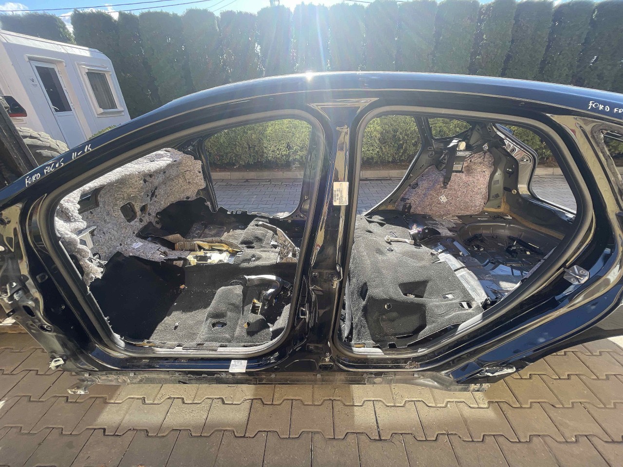 STALP MIJLOC STANGA FORD FOCUS - - (2011 2014)