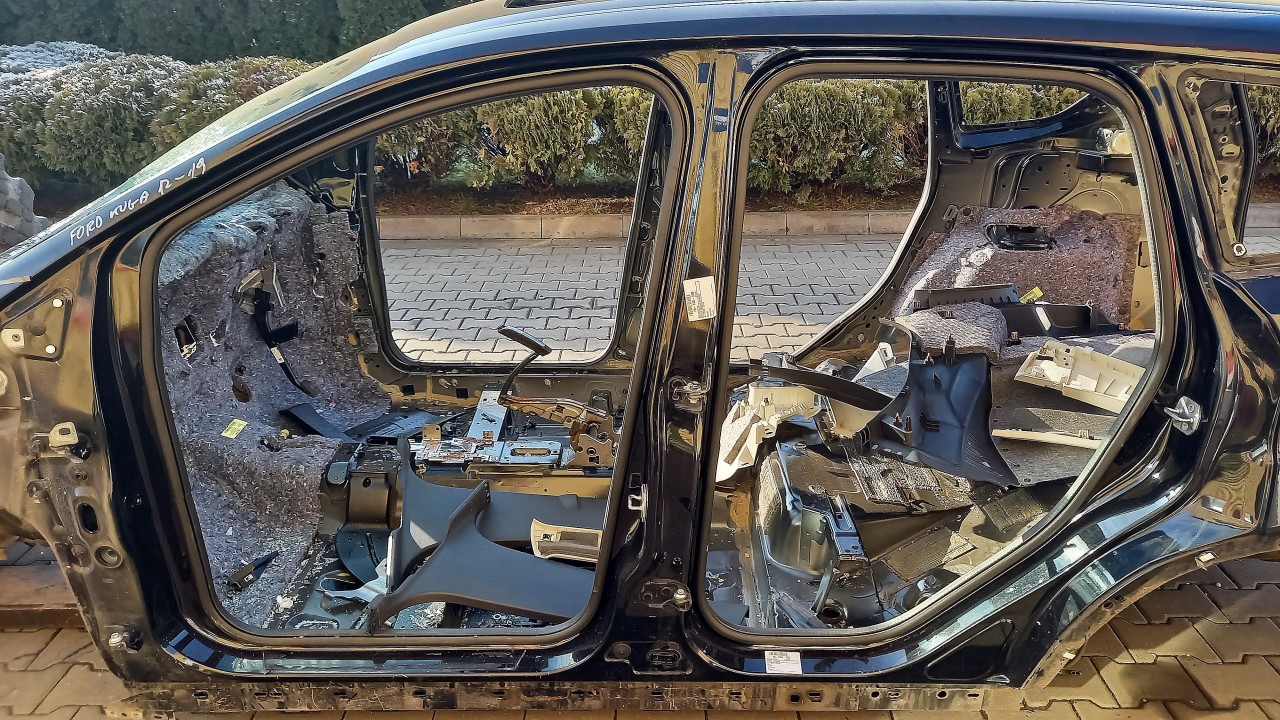 STALP MIJLOC STANGA FORD KUGA KUGA - - (2012 2019)