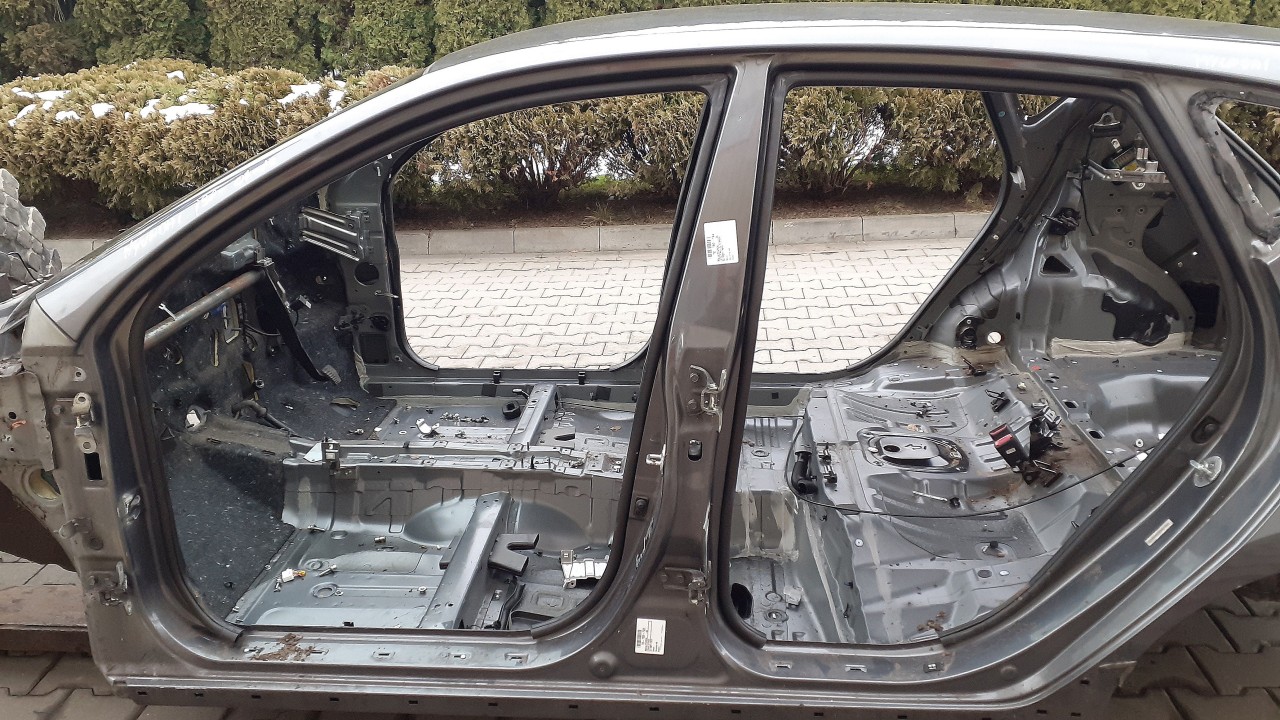 STALP MIJLOC STANGA HYUNDAI I 30 - - (2007 2012)