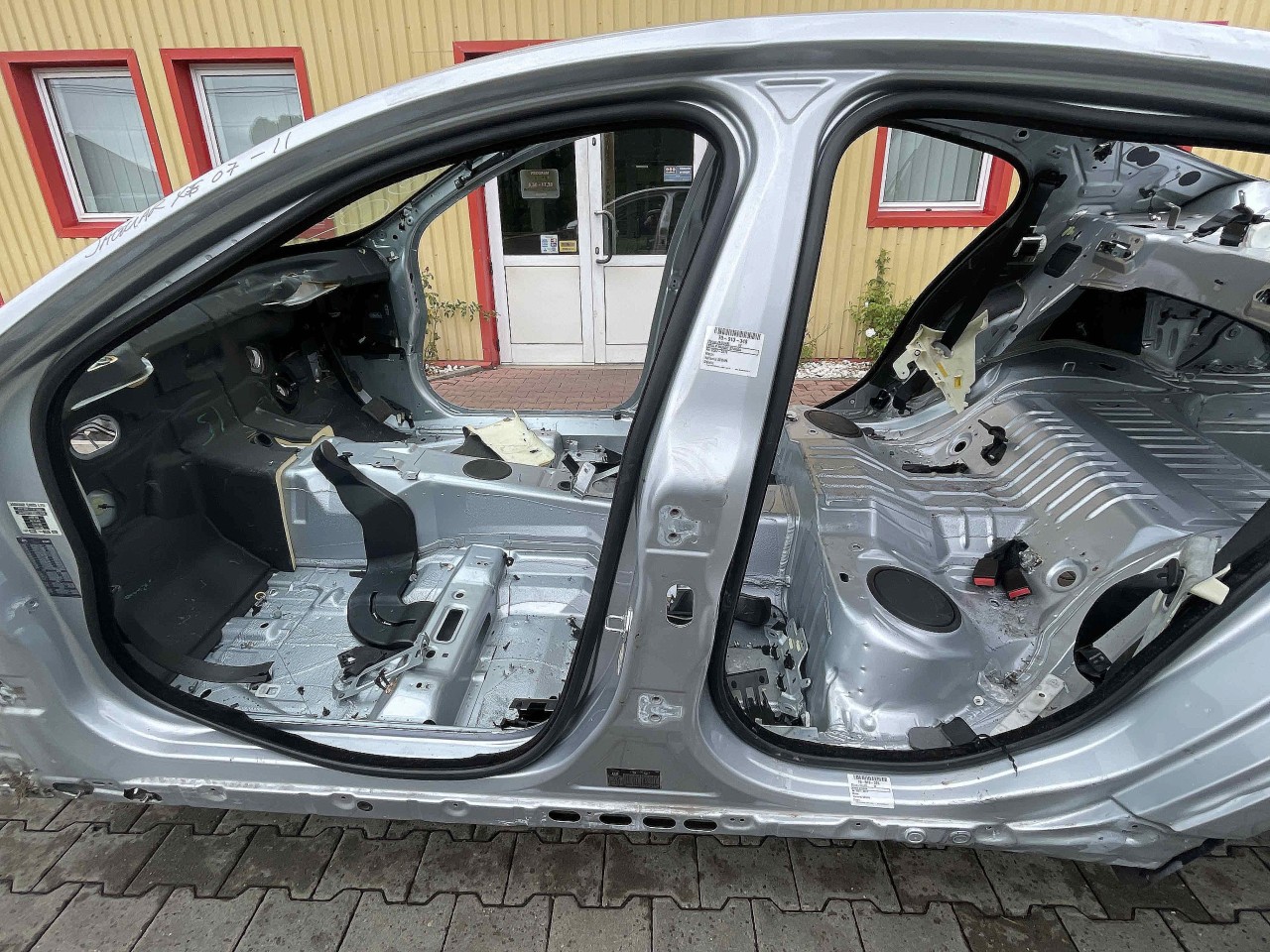 STALP MIJLOC STANGA JAGUAR XF XF - - (2007 2011)