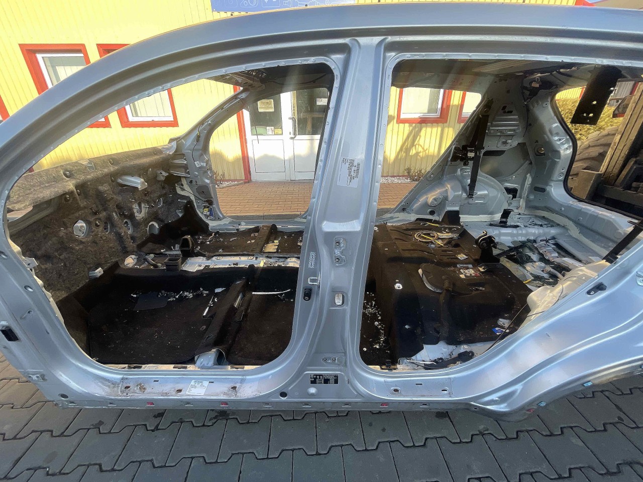 STALP MIJLOC STANGA KIA SPORTAGE SPORTAGE - - (2010 2015)