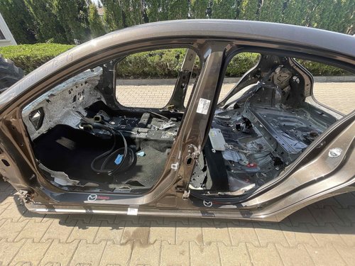 STALP MIJLOC STANGA MAZDA 3 - - (2013 2018)
