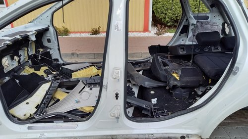 STALP MIJLOC STANGA MERCEDES B-CLASS B-CLASS - - (2011 2015)
