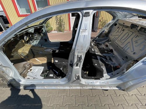 STALP MIJLOC STANGA MERCEDES CLS - - (2004 2010)