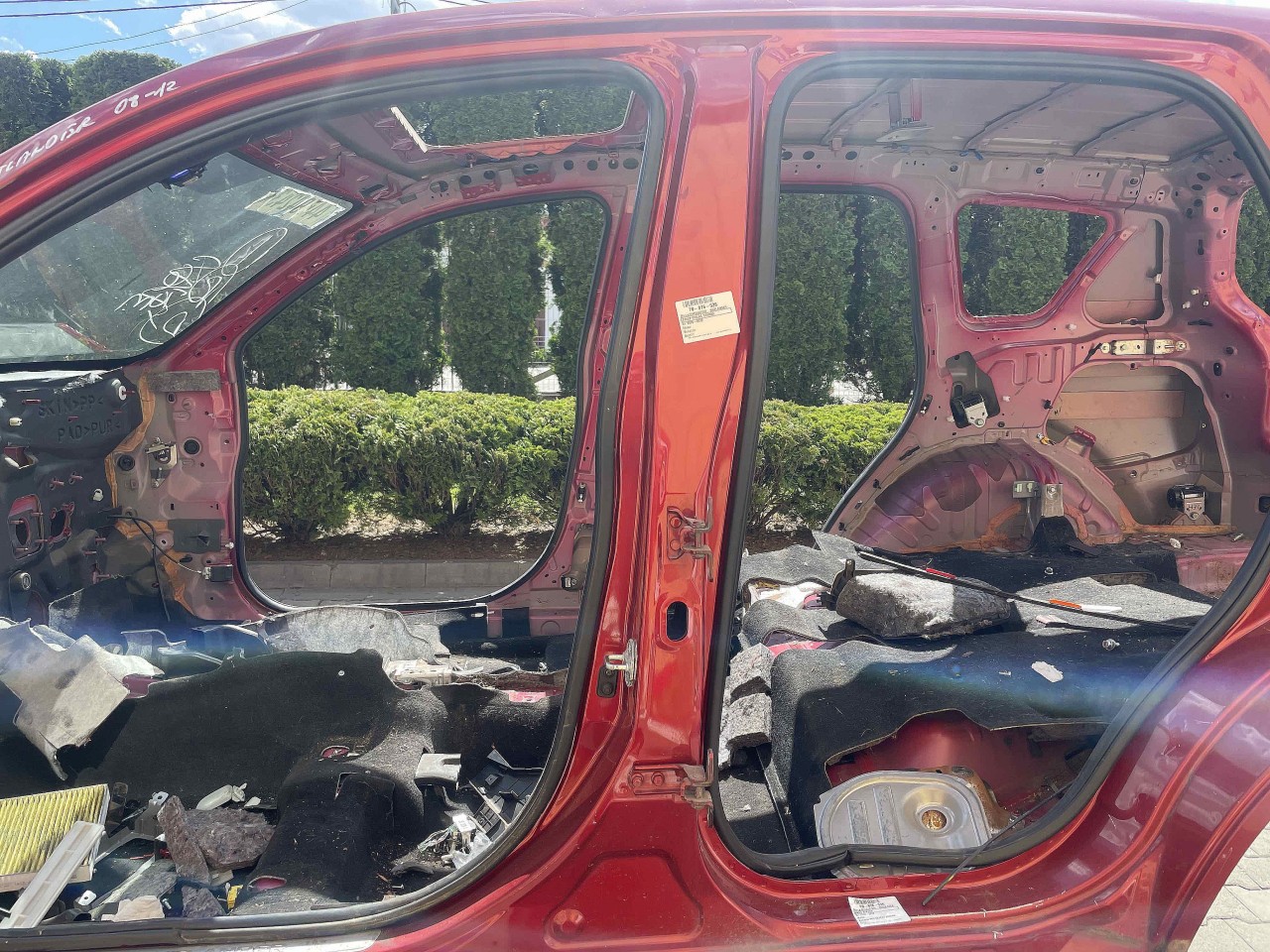 STALP MIJLOC STANGA MITSUBISHI OUTLANDER - - (2006 2012)