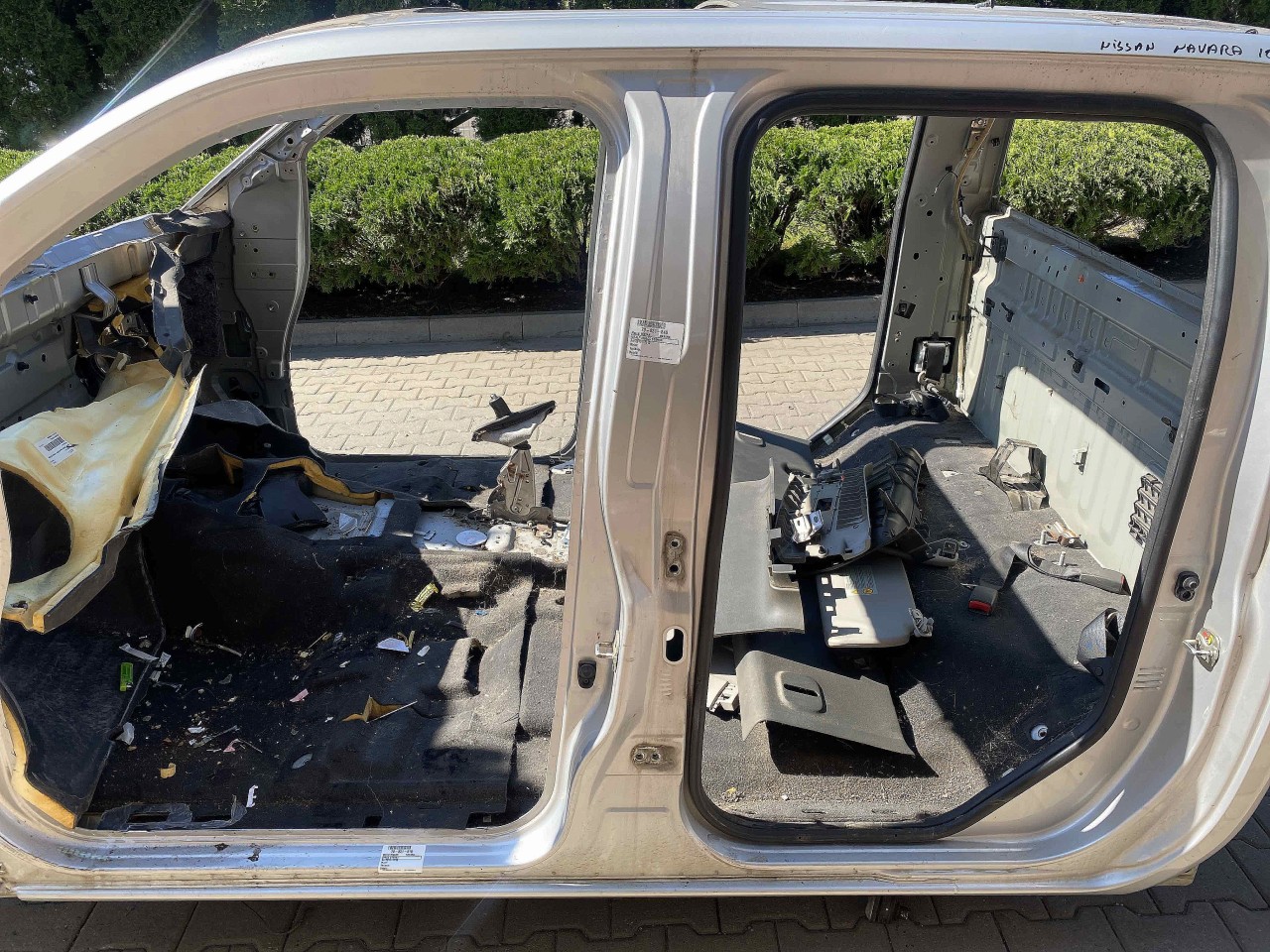 STALP MIJLOC STANGA NISSAN NAVARA NAVARA - - (2010 2013)
