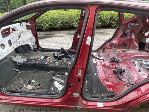 STALP MIJLOC STANGA NISSAN QASHQAI QASHQAI - - (2010 2014)
