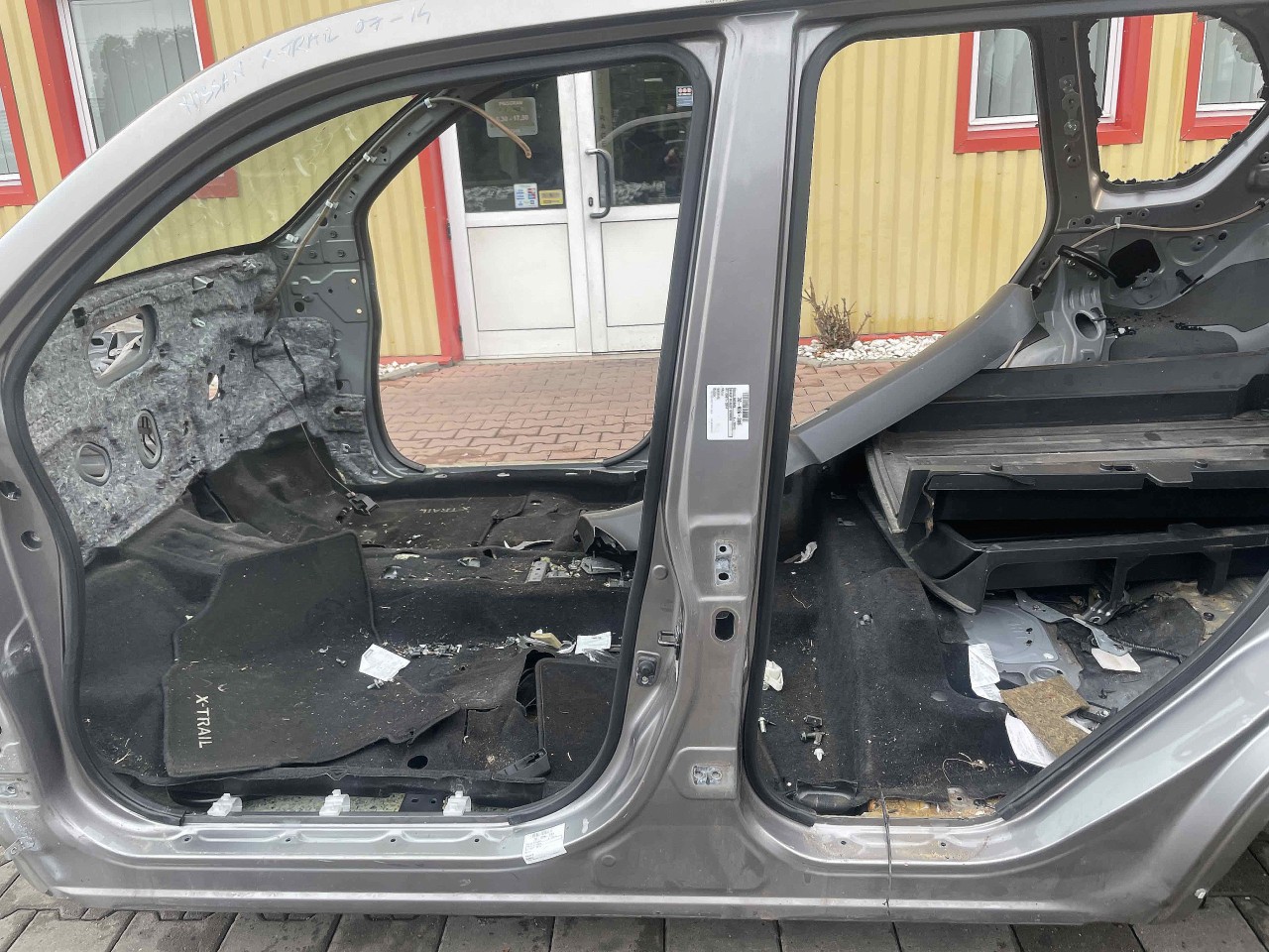 STALP MIJLOC STANGA NISSAN X-TRAIL - - (2007 2014)