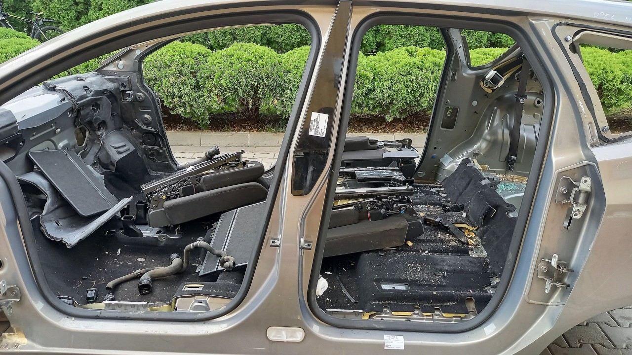STALP MIJLOC STANGA OPEL MERIVA B - - (2010 2014)
