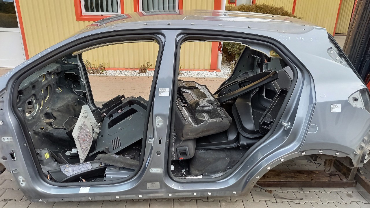 STALP MIJLOC STANGA OPEL MOKKA MOKKA - - (2012 2016)