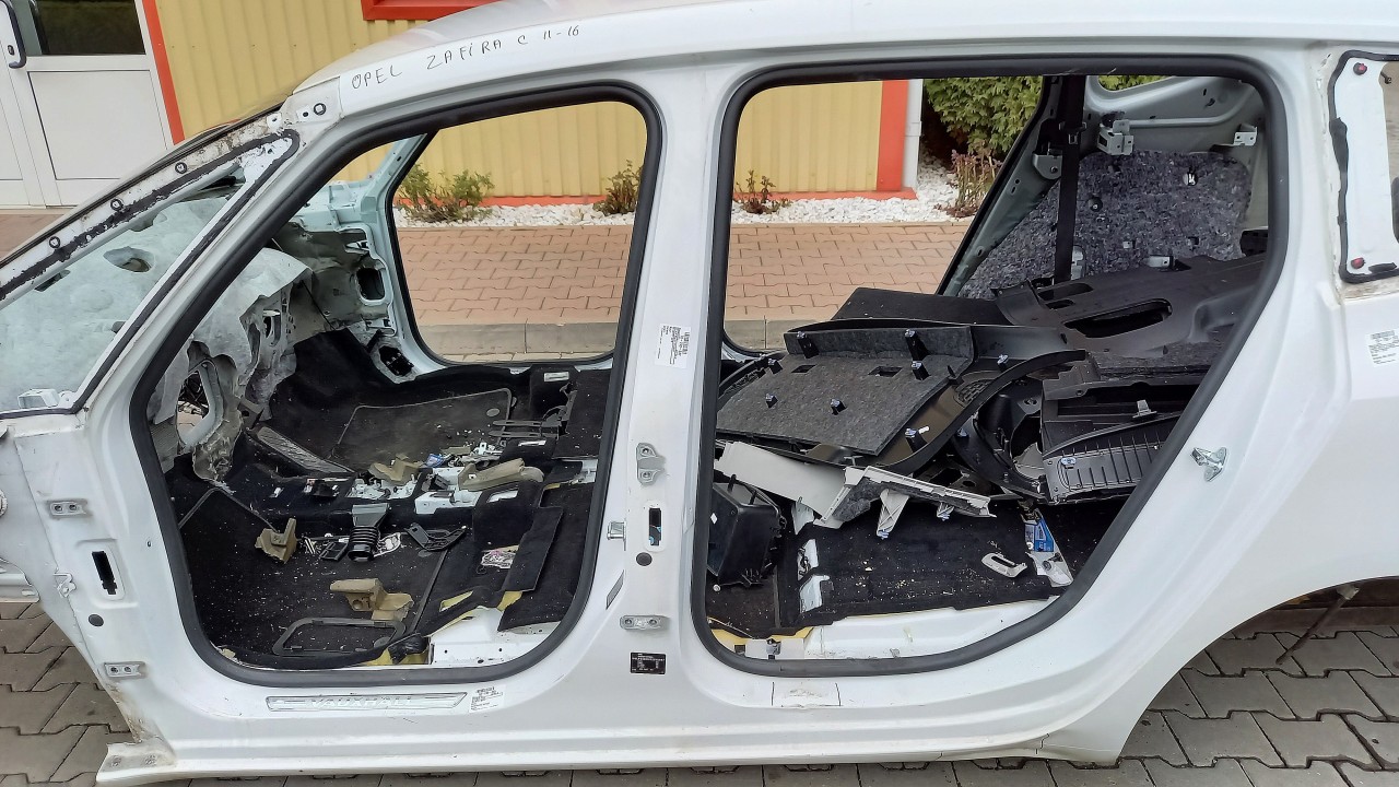 STALP MIJLOC STANGA OPEL ZAFIRA C - - (2011 2016)