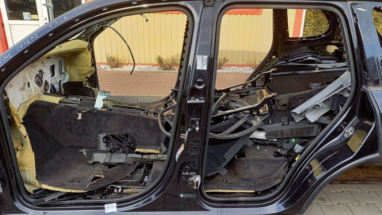 STALP MIJLOC STANGA PORSCHE CAYENNE - - 