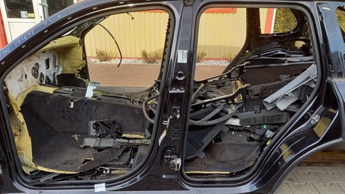 STALP MIJLOC STANGA PORSCHE CAYENNE CAYENNE - - (2003 2010)