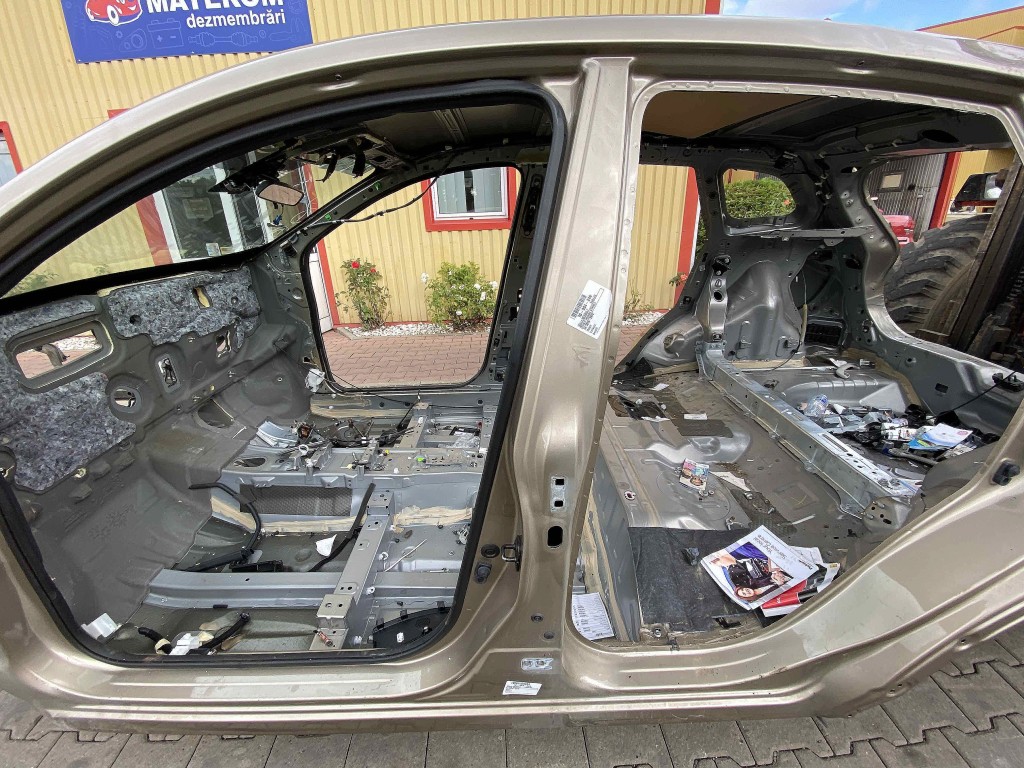 STALP MIJLOC STANGA RENAULT KADJAR - - (2015 2018)