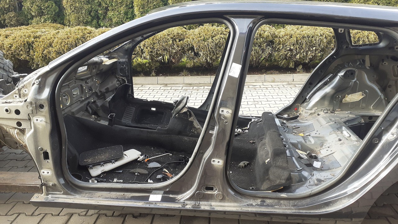 STALP MIJLOC STANGA RENAULT MEGANE MEGANE - - (2008 2012)