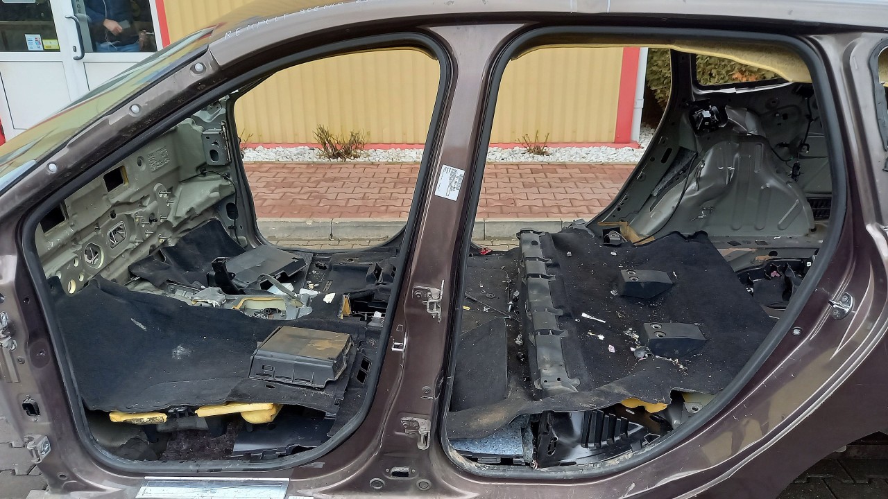 STALP MIJLOC STANGA RENAULT SCENIC - - (2009 2013)
