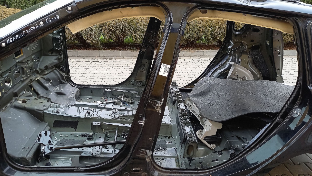 STALP MIJLOC STANGA RENAULT SCENIC - - (2013 2015)