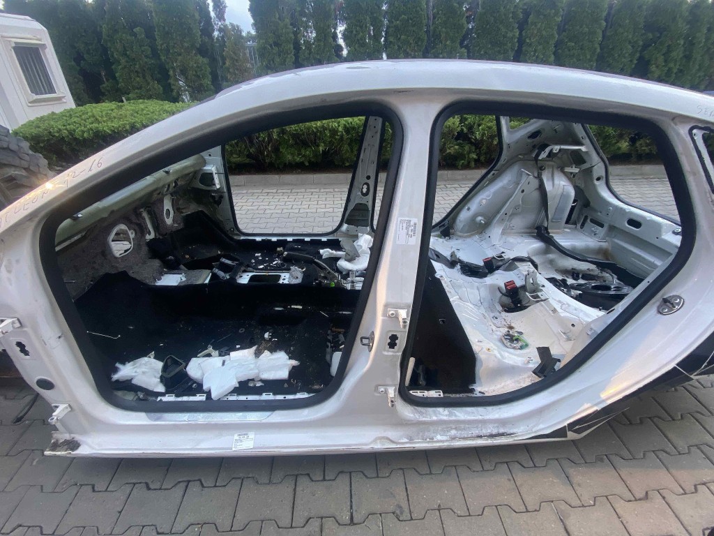 STALP MIJLOC STANGA SEAT LEON - - (2012 2016)