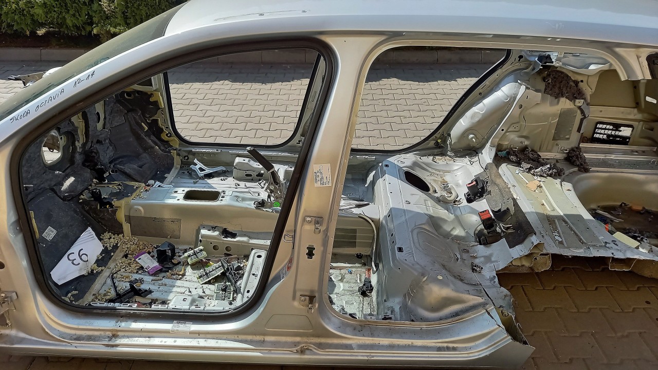 STALP MIJLOC STANGA SKODA OCTAVIA OCTAVIA - - (2012 2017)