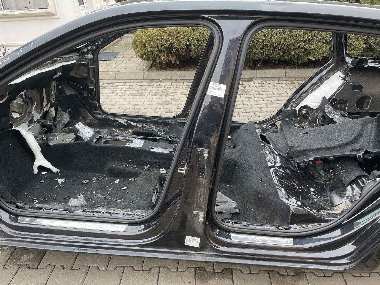 STALP MIJLOC STANGA SKODA SUPERB - - (2015 2020)