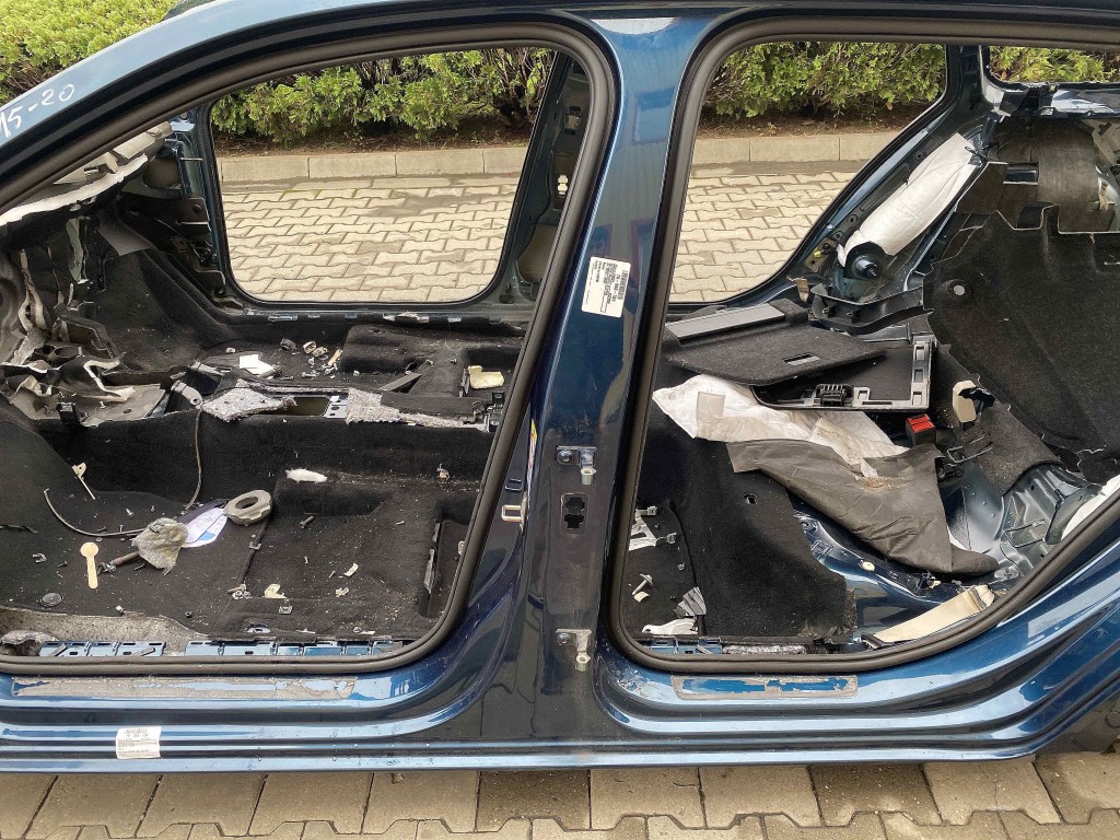STALP MIJLOC STANGA SKODA SUPERB - - (2015 2020)