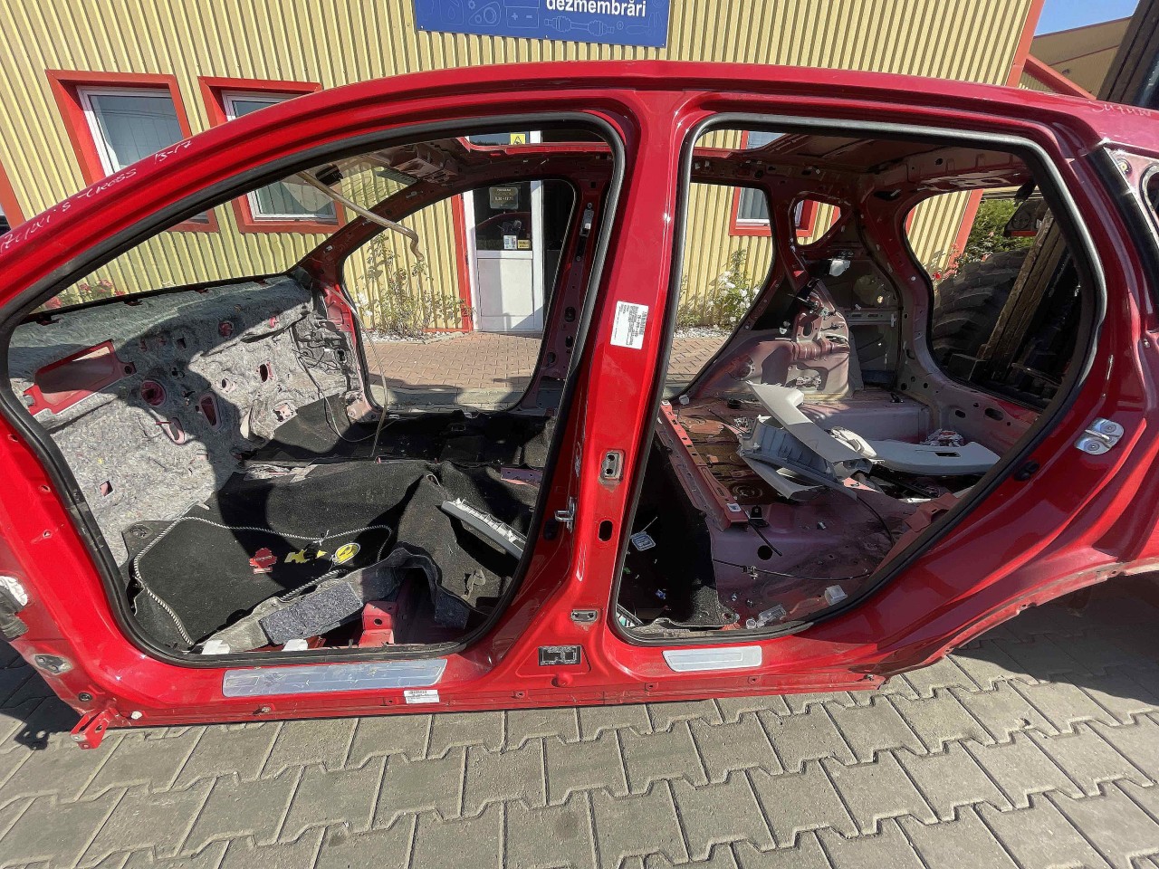 STALP MIJLOC STANGA SUZUKI SX4 S-CROSS - - (2013 2017)