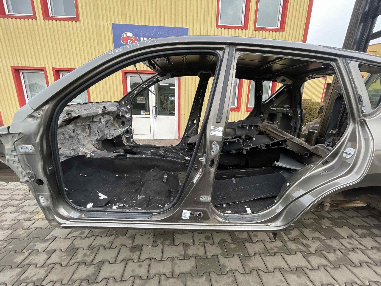 STALP MIJLOC STANGA TOYOTA RAV4 - - (2010 2012)