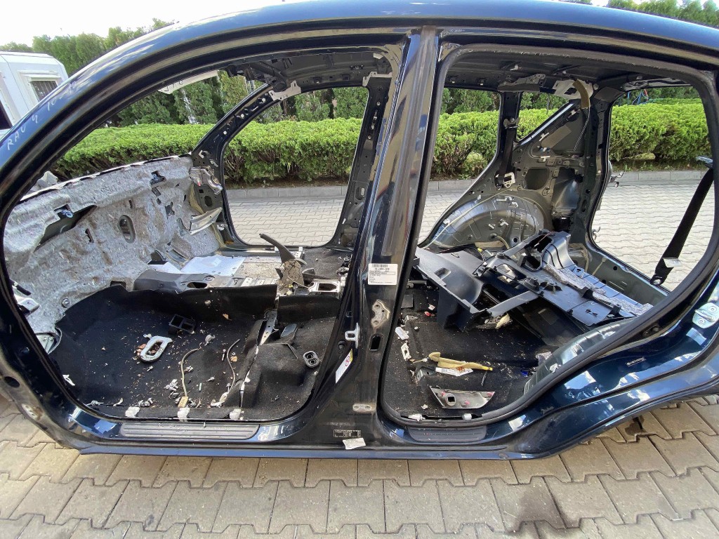 STALP MIJLOC STANGA TOYOTA RAV4 - - (2010 2012)