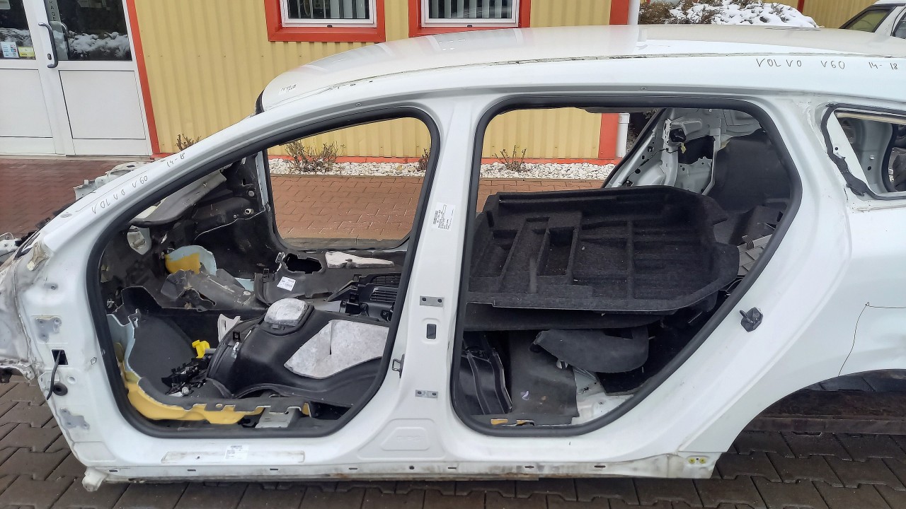 STALP MIJLOC STANGA VOLVO V60 V60 - - (2014 2018)