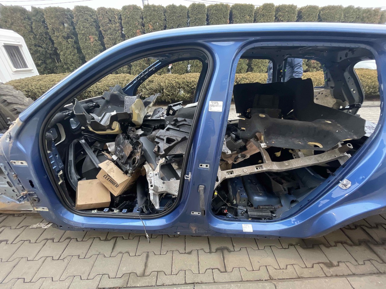 STALP MIJLOC STANGA VOLVO XC 90 - - (2015 2022)