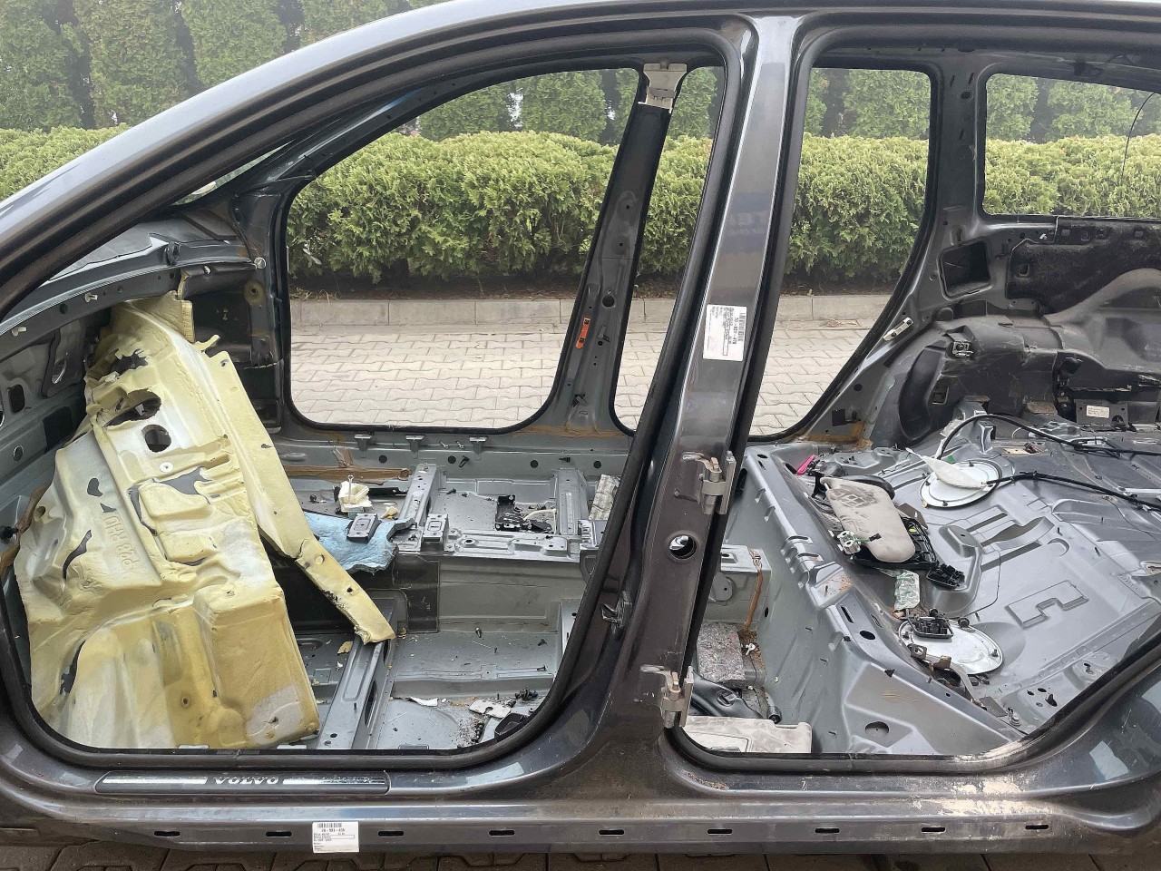 STALP MIJLOC STANGA VOLVO XC 90 XC 90 - - (2002 2007)
