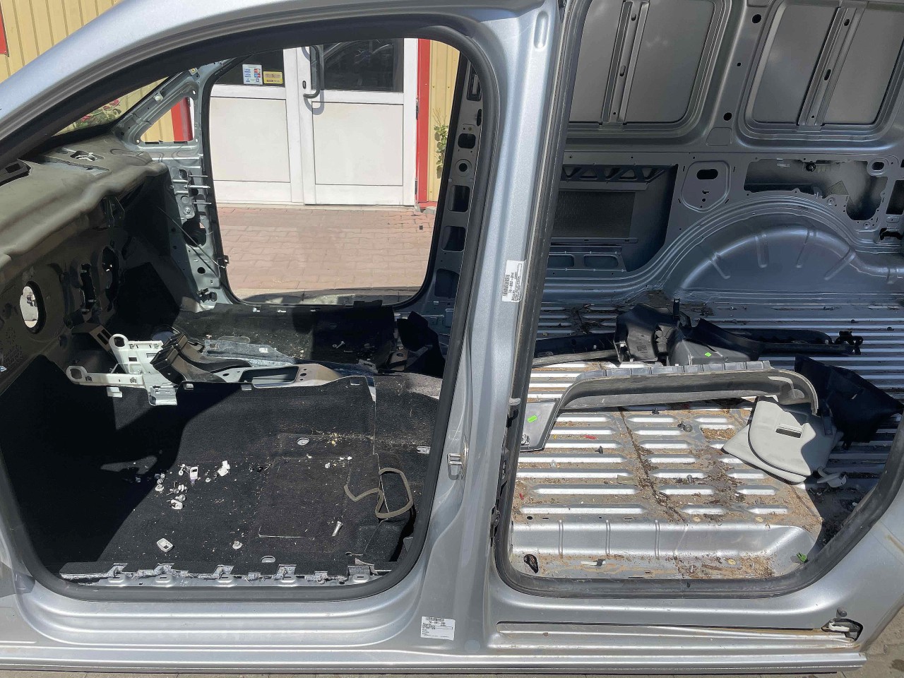 STALP MIJLOC STANGA VW CADDY - - (2010 2015)