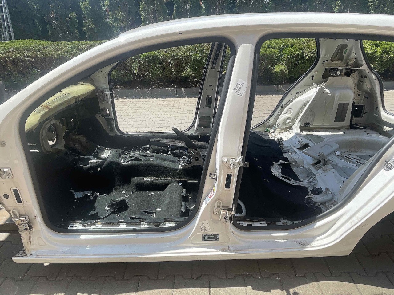 STALP MIJLOC STANGA VW GOLF VI - - (2008 2012)