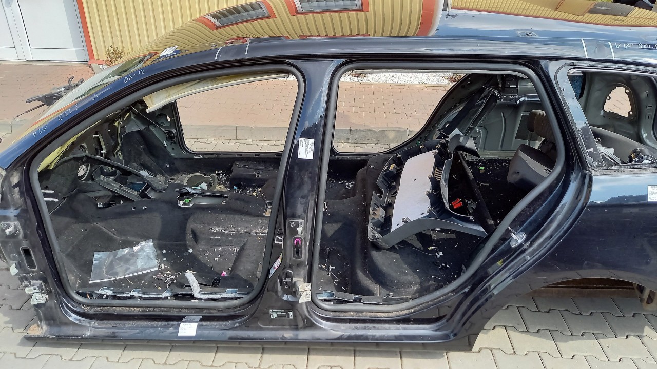 STALP MIJLOC STANGA VW GOLF VI - - (2008 2012)