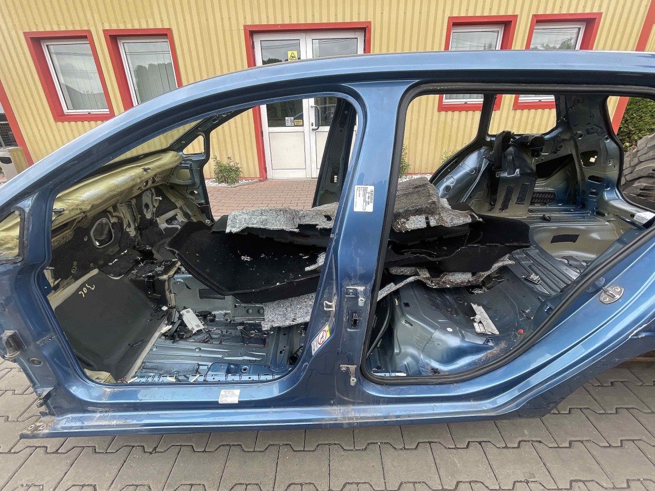 STALP MIJLOC STANGA VW GOLF VII GOLF VII - - (2012 2016)