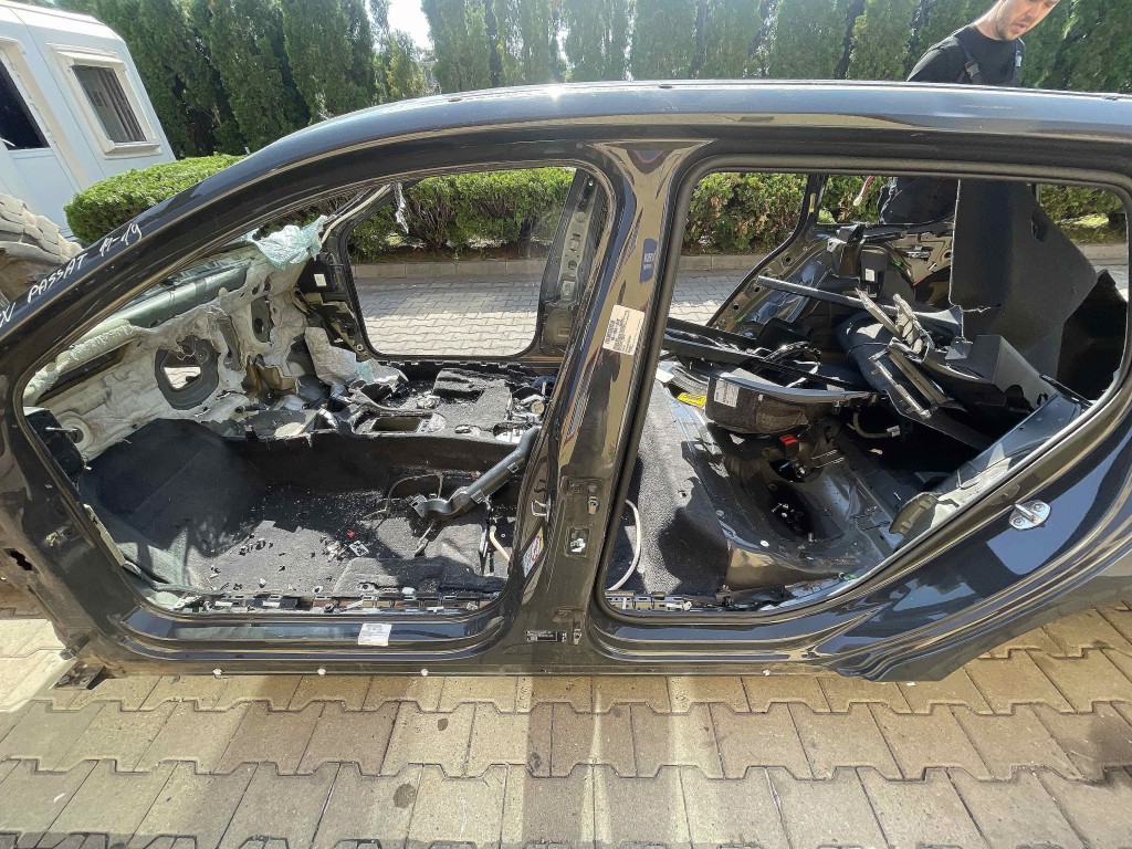 STALP MIJLOC STANGA VW PASSAT - - (2014 2019)