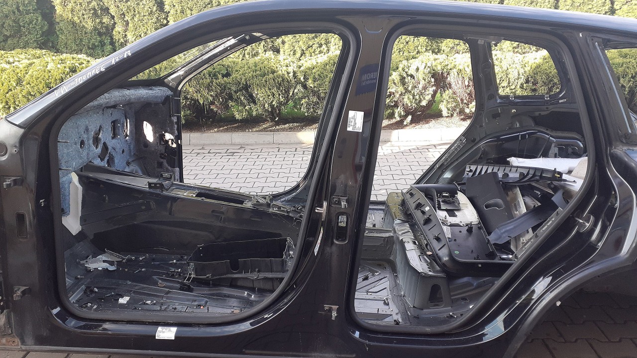 STALP MIJLOC STANGA VW TOUAREG TOUAREG - - (2010 2018)