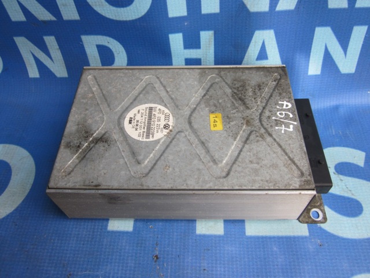 Statie audio-auto Audi A6 C6; 4F0035223