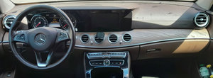 Statul roman scoate, pentru a doua oara, la licitatie un Mercedes cu kilometri dati inapoi. Pretul de pornire al modelului german de lux a fost redus cu 25%