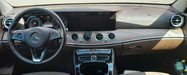 Statul roman scoate, pentru a doua oara, la licitatie un Mercedes cu kilometri dati inapoi. Pretul de pornire al modelului german de lux a fost redus cu 25%