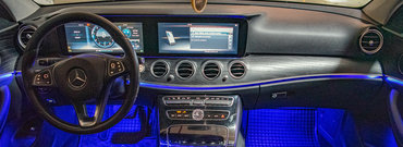 Statul roman scoate, pentru a doua oara, la licitatie un Mercedes pe care l-a confiscat de curand. Pretul de pornire al modelului german de lux a fost redus cu 25%